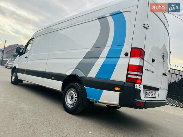 Белый Мерседес Sprinter, объемом двигателя 2.1 л и пробегом 330 тыс. км за 18700 $, фото 168 на Automoto.ua