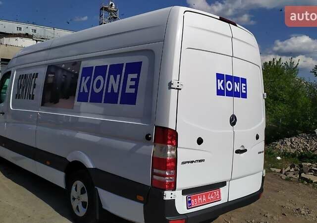 Белый Мерседес Sprinter, объемом двигателя 3 л и пробегом 300 тыс. км за 26850 $, фото 1 на Automoto.ua