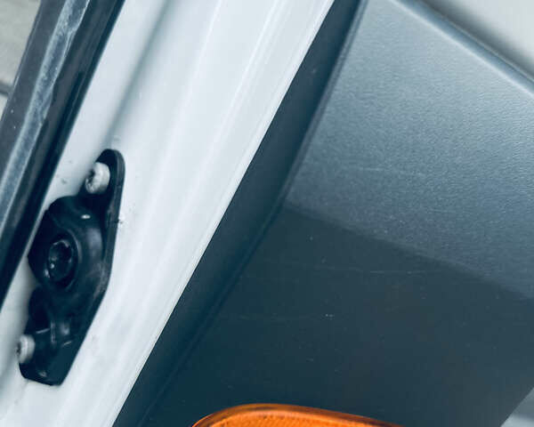 Белый Мерседес Sprinter, объемом двигателя 2.1 л и пробегом 330 тыс. км за 18700 $, фото 63 на Automoto.ua
