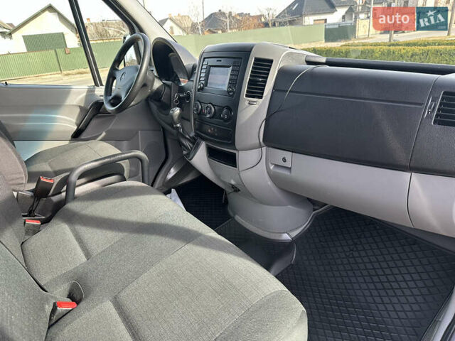 Белый Мерседес Sprinter, объемом двигателя 2.2 л и пробегом 385 тыс. км за 18300 $, фото 25 на Automoto.ua