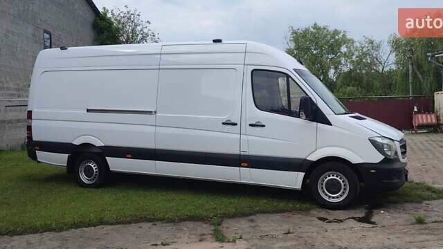 Белый Мерседес Sprinter, объемом двигателя 3 л и пробегом 234 тыс. км за 29000 $, фото 3 на Automoto.ua