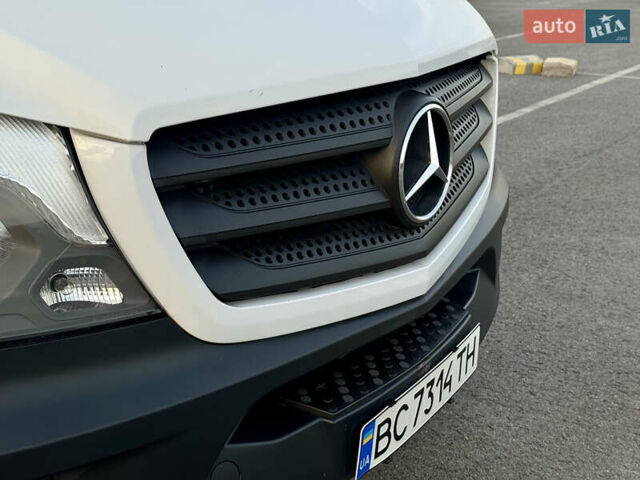 Белый Мерседес Sprinter, объемом двигателя 2.99 л и пробегом 95 тыс. км за 26800 $, фото 2 на Automoto.ua