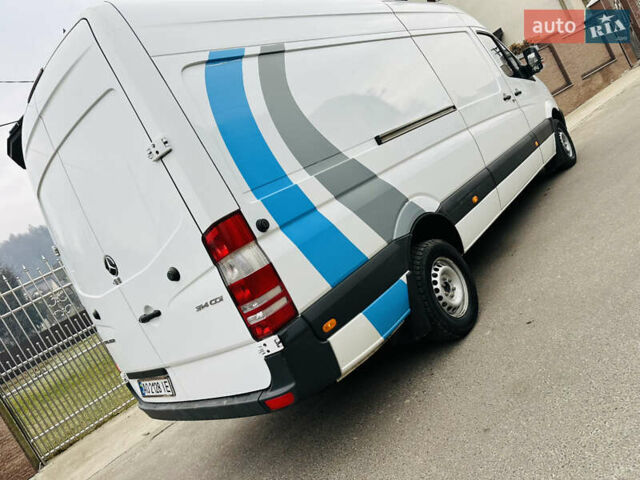 Белый Мерседес Sprinter, объемом двигателя 2.1 л и пробегом 330 тыс. км за 18700 $, фото 121 на Automoto.ua