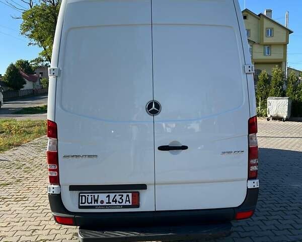 Белый Мерседес Sprinter, объемом двигателя 0 л и пробегом 168 тыс. км за 47339 $, фото 1 на Automoto.ua
