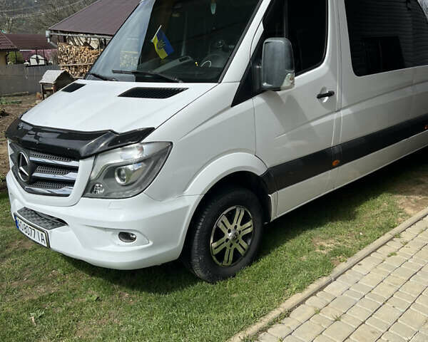 Белый Мерседес Sprinter, объемом двигателя 2.2 л и пробегом 213 тыс. км за 34560 $, фото 6 на Automoto.ua