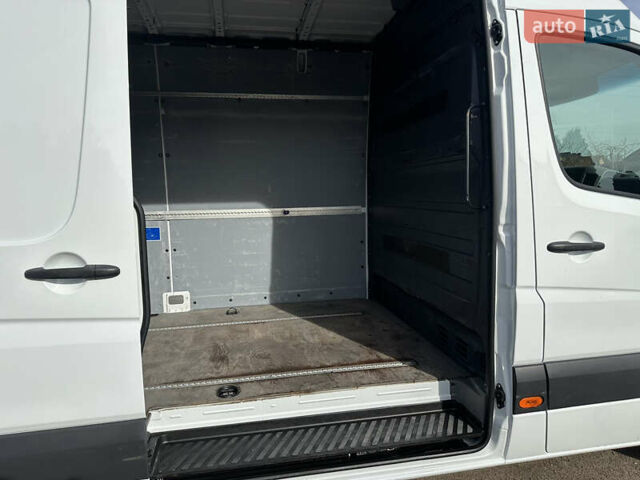 Белый Мерседес Sprinter, объемом двигателя 2.2 л и пробегом 385 тыс. км за 18300 $, фото 15 на Automoto.ua