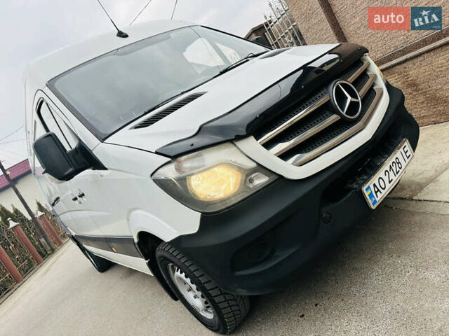 Белый Мерседес Sprinter, объемом двигателя 2.1 л и пробегом 330 тыс. км за 18700 $, фото 127 на Automoto.ua