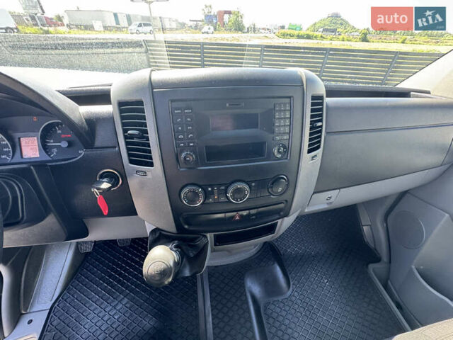 Белый Мерседес Sprinter, объемом двигателя 2.2 л и пробегом 370 тыс. км за 17700 $, фото 22 на Automoto.ua