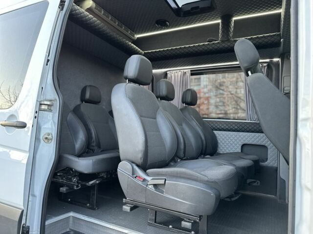 Белый Мерседес Sprinter, объемом двигателя 3 л и пробегом 300 тыс. км за 35500 $, фото 7 на Automoto.ua