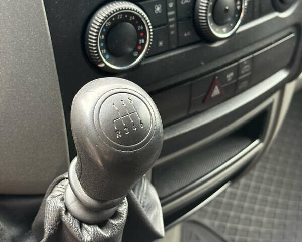 Белый Мерседес Sprinter, объемом двигателя 2.14 л и пробегом 351 тыс. км за 19300 $, фото 8 на Automoto.ua