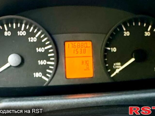 Белый Мерседес Sprinter, объемом двигателя 2.1 л и пробегом 176 тыс. км за 17310 $, фото 4 на Automoto.ua