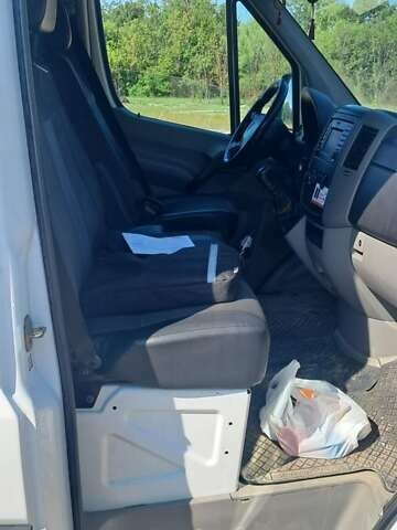 Белый Мерседес Sprinter, объемом двигателя 2.2 л и пробегом 316 тыс. км за 15500 $, фото 11 на Automoto.ua