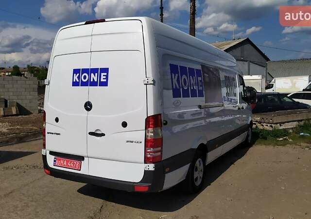 Белый Мерседес Sprinter, объемом двигателя 3 л и пробегом 300 тыс. км за 26850 $, фото 5 на Automoto.ua
