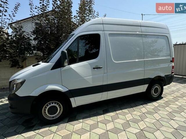 Белый Мерседес Sprinter, объемом двигателя 2.14 л и пробегом 176 тыс. км за 17952 $, фото 3 на Automoto.ua