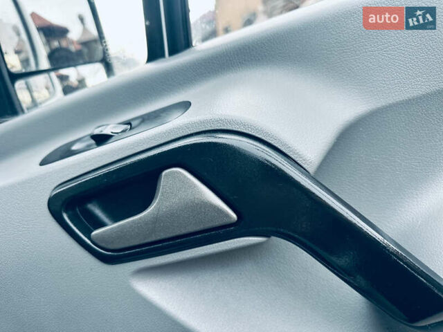 Белый Мерседес Sprinter, объемом двигателя 2.1 л и пробегом 330 тыс. км за 18700 $, фото 11 на Automoto.ua