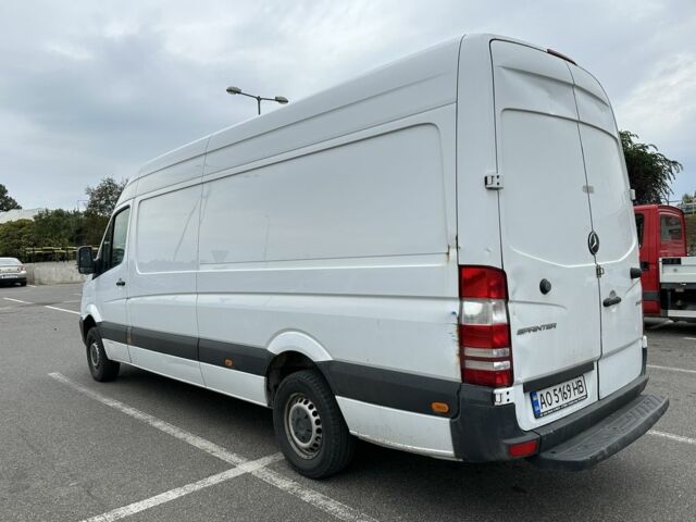 Белый Мерседес Sprinter, объемом двигателя 2.1 л и пробегом 400 тыс. км за 16499 $, фото 2 на Automoto.ua