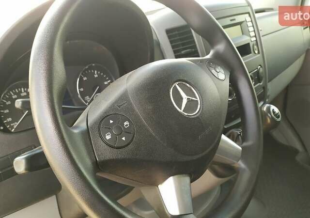 Белый Мерседес Sprinter, объемом двигателя 3 л и пробегом 300 тыс. км за 26850 $, фото 14 на Automoto.ua