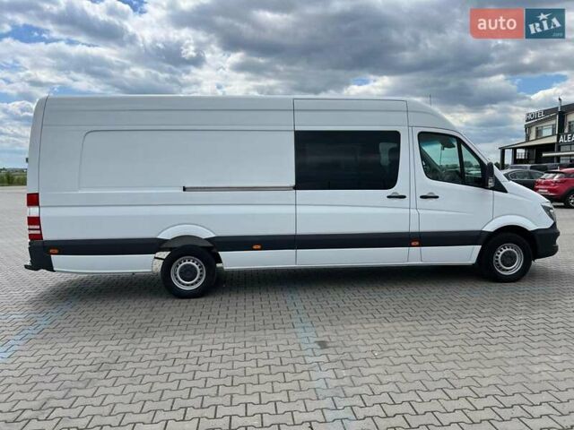 Белый Мерседес Sprinter, объемом двигателя 0 л и пробегом 168 тыс. км за 49421 $, фото 2 на Automoto.ua