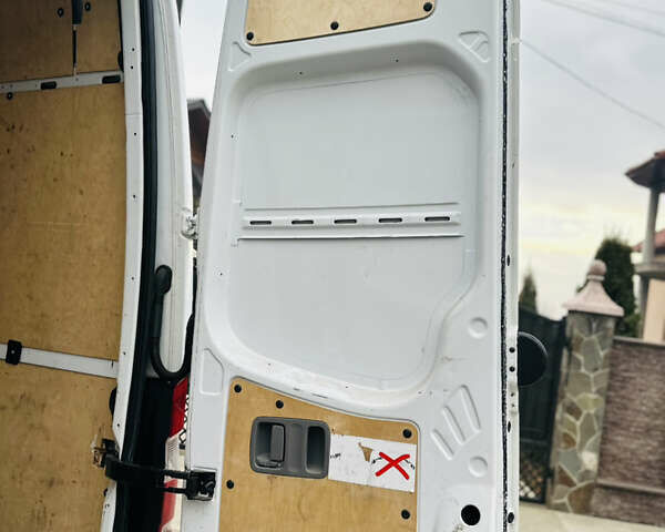 Белый Мерседес Sprinter, объемом двигателя 2.1 л и пробегом 330 тыс. км за 18700 $, фото 52 на Automoto.ua