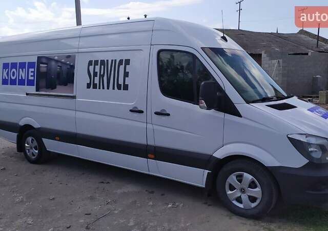 Белый Мерседес Sprinter, объемом двигателя 3 л и пробегом 300 тыс. км за 26850 $, фото 4 на Automoto.ua