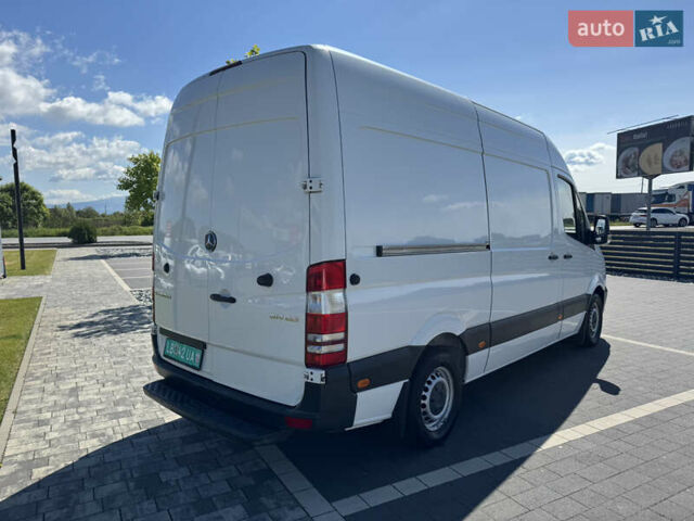 Белый Мерседес Sprinter, объемом двигателя 2.2 л и пробегом 370 тыс. км за 17700 $, фото 4 на Automoto.ua