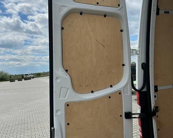 Белый Мерседес Sprinter, объемом двигателя 0 л и пробегом 168 тыс. км за 49421 $, фото 16 на Automoto.ua