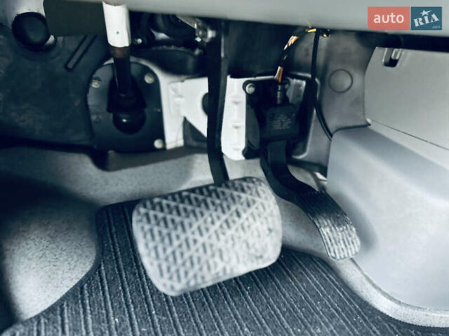 Белый Мерседес Sprinter, объемом двигателя 2.1 л и пробегом 330 тыс. км за 18700 $, фото 161 на Automoto.ua