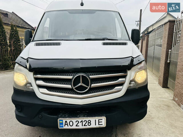 Белый Мерседес Sprinter, объемом двигателя 2.1 л и пробегом 330 тыс. км за 18700 $, фото 125 на Automoto.ua