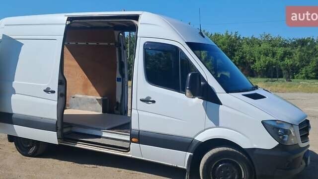 Белый Мерседес Sprinter, объемом двигателя 2.2 л и пробегом 316 тыс. км за 15500 $, фото 10 на Automoto.ua
