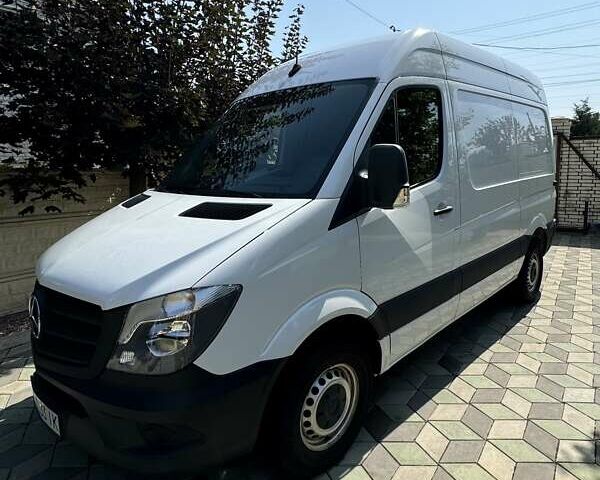 Белый Мерседес Sprinter, объемом двигателя 2.14 л и пробегом 176 тыс. км за 17952 $, фото 2 на Automoto.ua