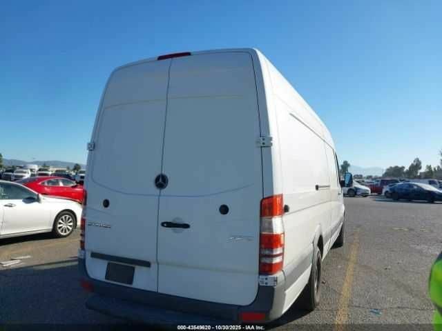 Белый Мерседес Sprinter, объемом двигателя 3 л и пробегом 168 тыс. км за 2500 $, фото 15 на Automoto.ua