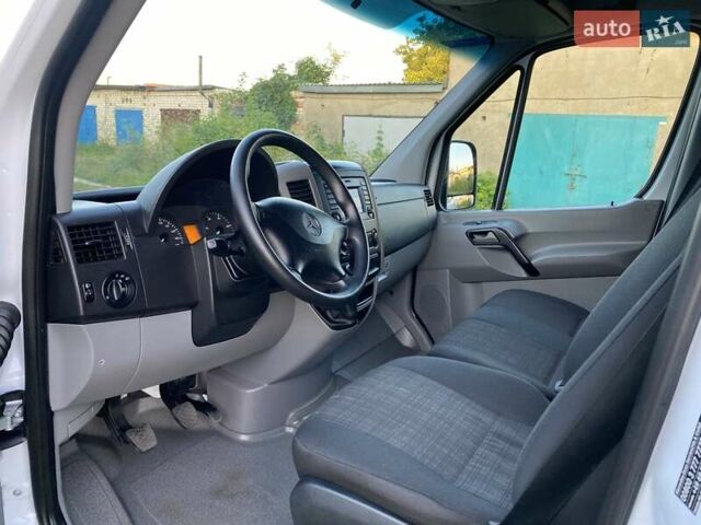 Білий Мерседес Sprinter, об'ємом двигуна 2.1 л та пробігом 320 тис. км за 16900 $, фото 9 на Automoto.ua