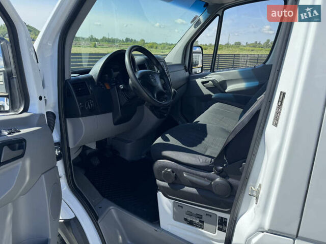 Белый Мерседес Sprinter, объемом двигателя 2.2 л и пробегом 370 тыс. км за 17700 $, фото 17 на Automoto.ua