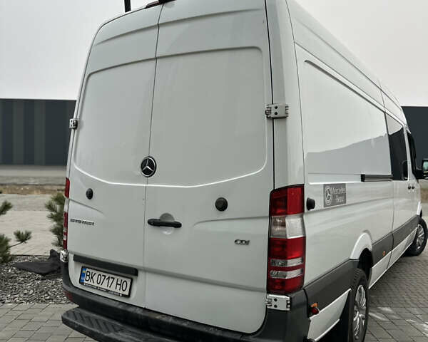 Белый Мерседес Sprinter, объемом двигателя 2.14 л и пробегом 470 тыс. км за 15800 $, фото 10 на Automoto.ua