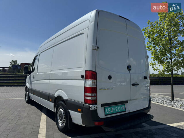 Белый Мерседес Sprinter, объемом двигателя 2.2 л и пробегом 370 тыс. км за 17700 $, фото 14 на Automoto.ua