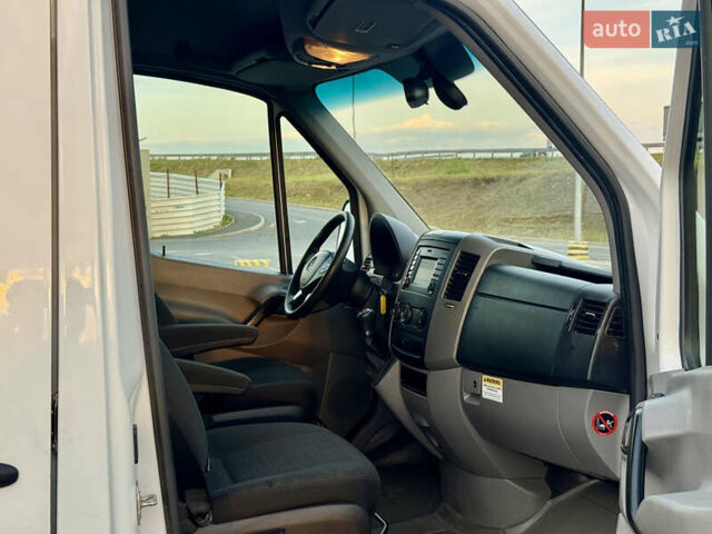 Белый Мерседес Sprinter, объемом двигателя 2.99 л и пробегом 95 тыс. км за 26800 $, фото 35 на Automoto.ua