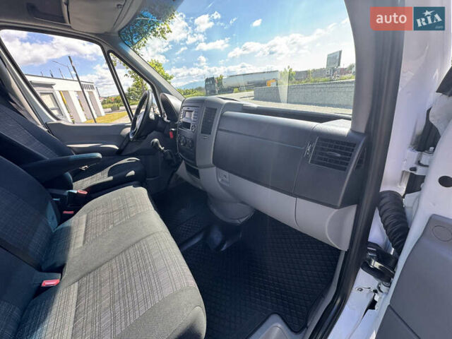 Белый Мерседес Sprinter, объемом двигателя 2.2 л и пробегом 370 тыс. км за 17700 $, фото 28 на Automoto.ua