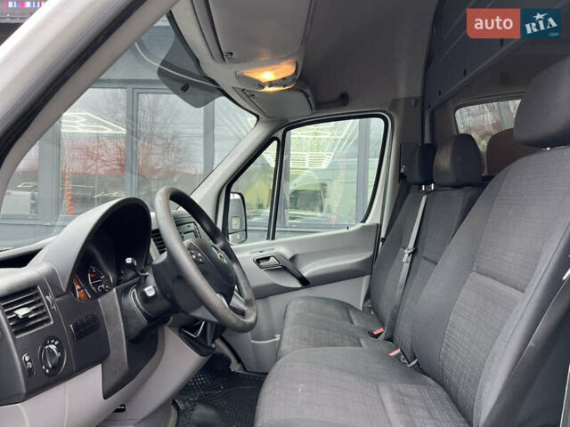 Белый Мерседес Sprinter, объемом двигателя 2.2 л и пробегом 349 тыс. км за 19900 $, фото 12 на Automoto.ua