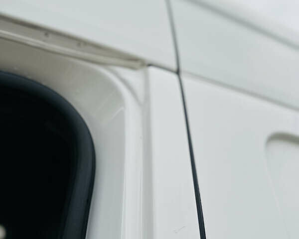Белый Мерседес Sprinter, объемом двигателя 2.1 л и пробегом 330 тыс. км за 18700 $, фото 104 на Automoto.ua