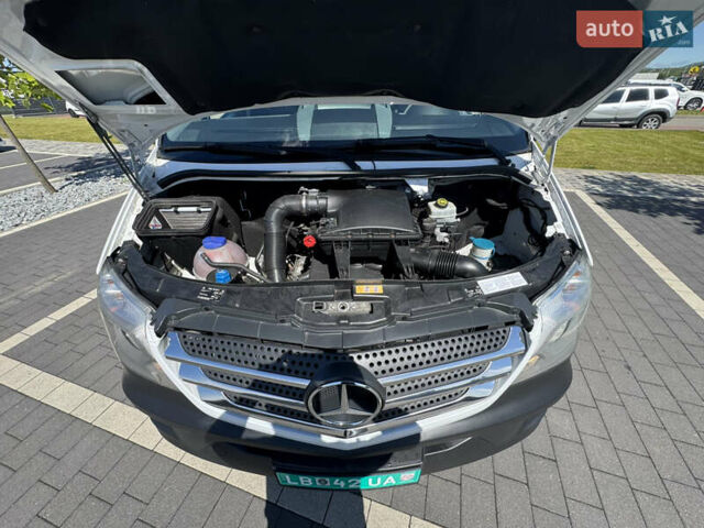 Белый Мерседес Sprinter, объемом двигателя 2.2 л и пробегом 370 тыс. км за 17700 $, фото 35 на Automoto.ua