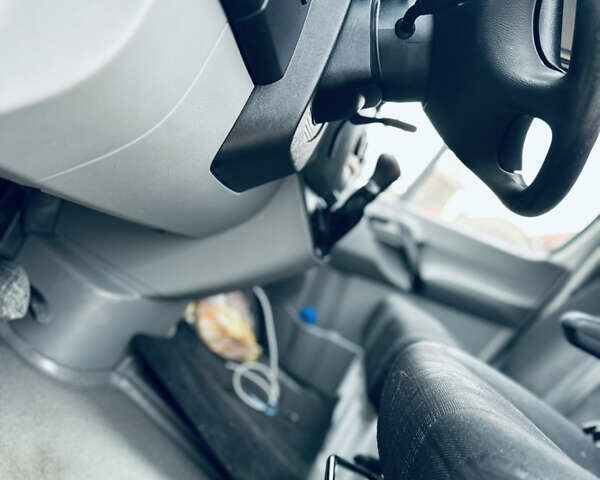 Белый Мерседес Sprinter, объемом двигателя 2.1 л и пробегом 330 тыс. км за 18700 $, фото 137 на Automoto.ua