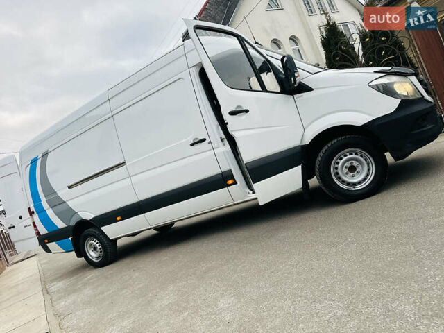 Белый Мерседес Sprinter, объемом двигателя 2.1 л и пробегом 330 тыс. км за 18700 $, фото 158 на Automoto.ua
