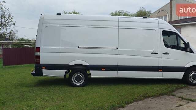 Белый Мерседес Sprinter, объемом двигателя 3 л и пробегом 234 тыс. км за 29000 $, фото 4 на Automoto.ua