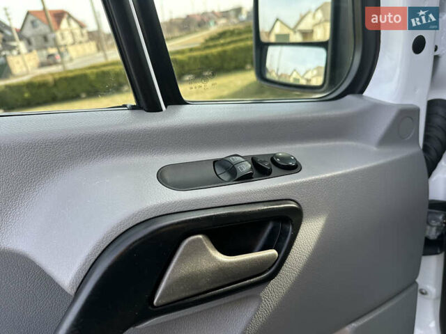 Белый Мерседес Sprinter, объемом двигателя 2.2 л и пробегом 385 тыс. км за 18300 $, фото 17 на Automoto.ua