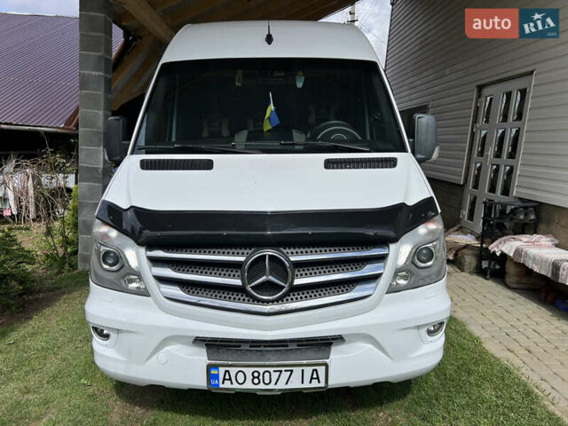 Белый Мерседес Sprinter, объемом двигателя 2.2 л и пробегом 213 тыс. км за 34560 $, фото 5 на Automoto.ua