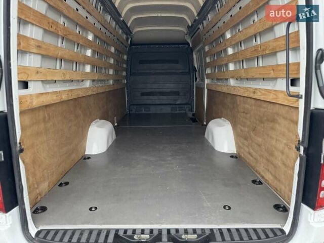 Белый Мерседес Sprinter, объемом двигателя 2.2 л и пробегом 283 тыс. км за 23000 $, фото 56 на Automoto.ua