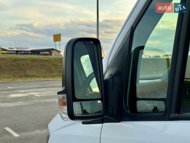 Белый Мерседес Sprinter, объемом двигателя 2.99 л и пробегом 95 тыс. км за 26800 $, фото 7 на Automoto.ua