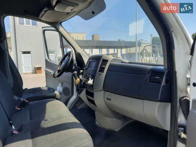 Белый Мерседес Sprinter, объемом двигателя 2.1 л и пробегом 300 тыс. км за 15999 $, фото 5 на Automoto.ua