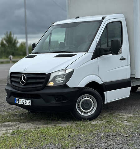 Белый Мерседес Sprinter, объемом двигателя 2.2 л и пробегом 250 тыс. км за 17199 $, фото 2 на Automoto.ua