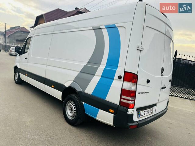 Белый Мерседес Sprinter, объемом двигателя 2.1 л и пробегом 330 тыс. км за 18700 $, фото 166 на Automoto.ua